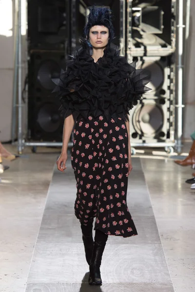 Look 32